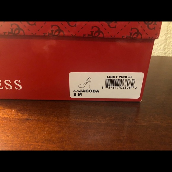 Guess Pumps - Picture 5 of 5